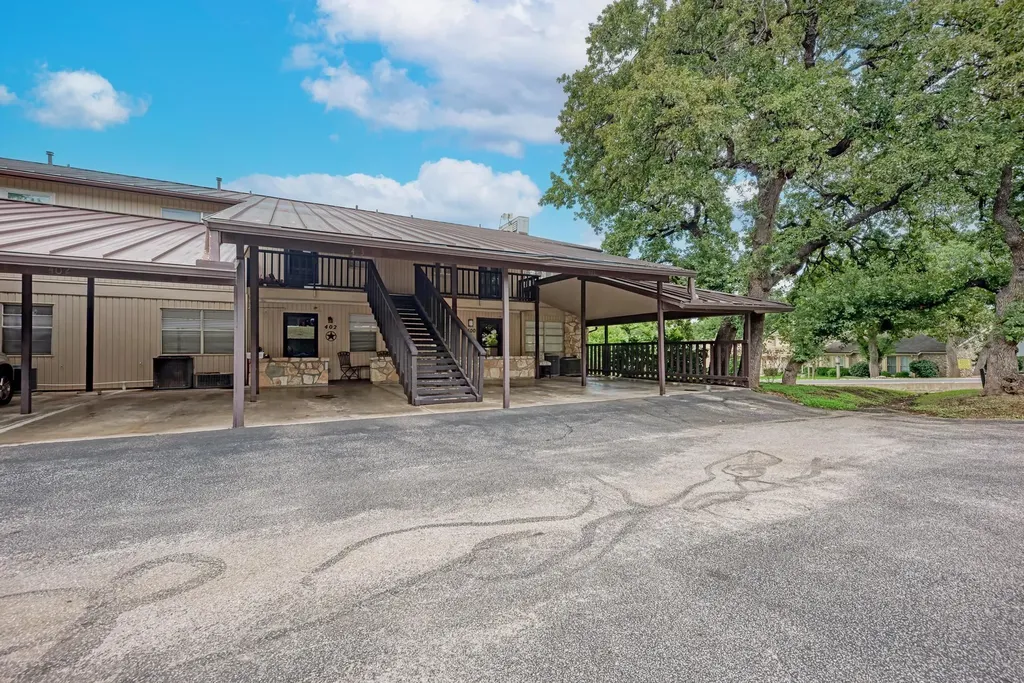 1202 Hi Stirrup #401 Horseshoe Bay TX 78657