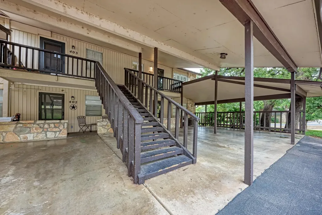 1202 Hi Stirrup #401 Horseshoe Bay TX 78657