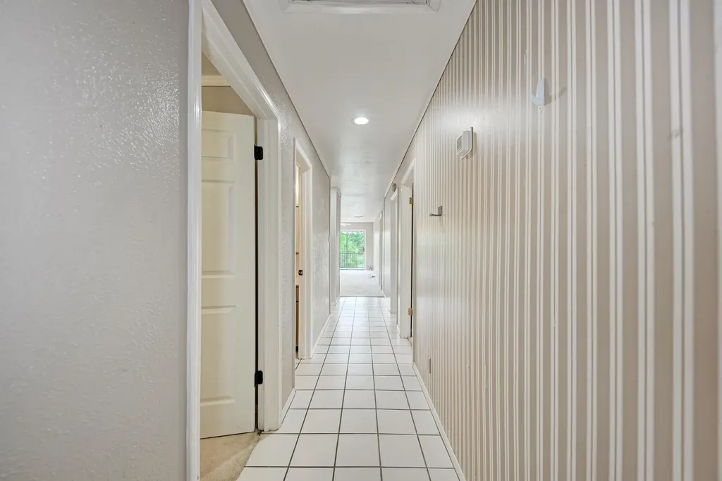 1202 Hi Stirrup #401 Horseshoe Bay TX 78657