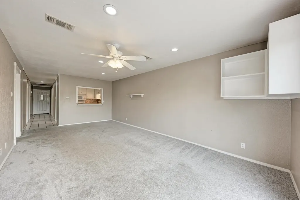 1202 Hi Stirrup #401 Horseshoe Bay TX 78657