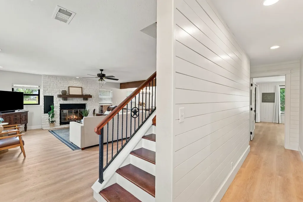 312 Mountain View Sunrise Beach TX 78643