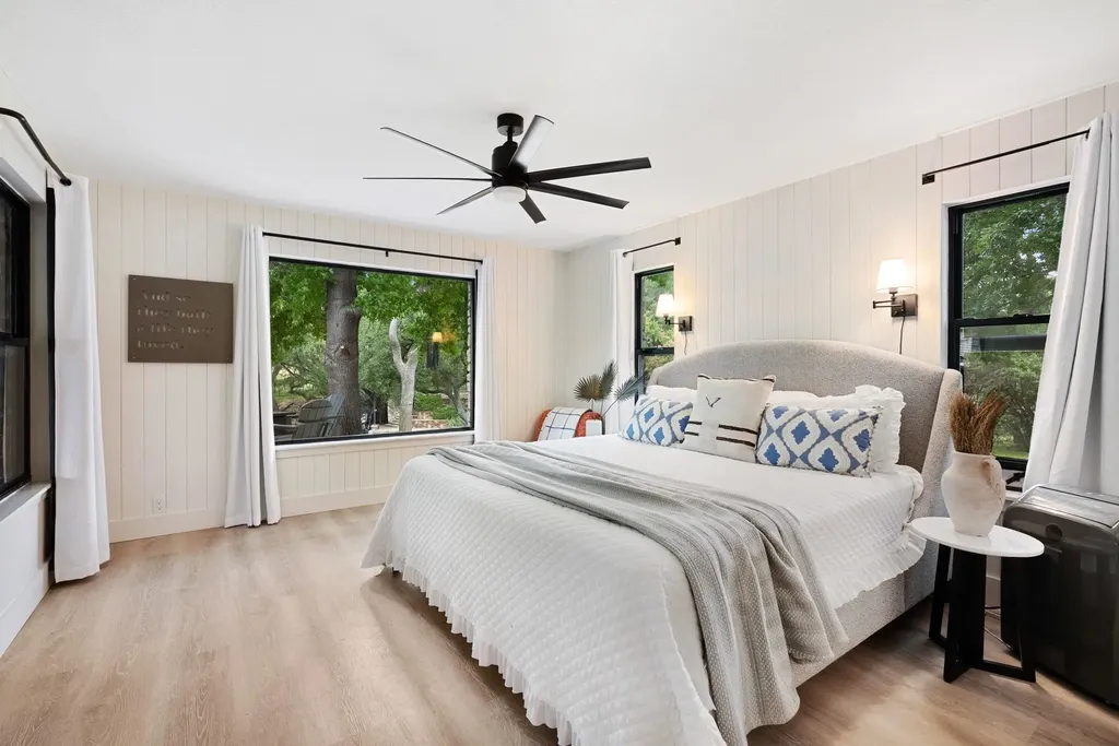 312 Mountain View Sunrise Beach TX 78643