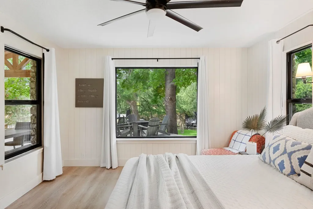 312 Mountain View Sunrise Beach TX 78643