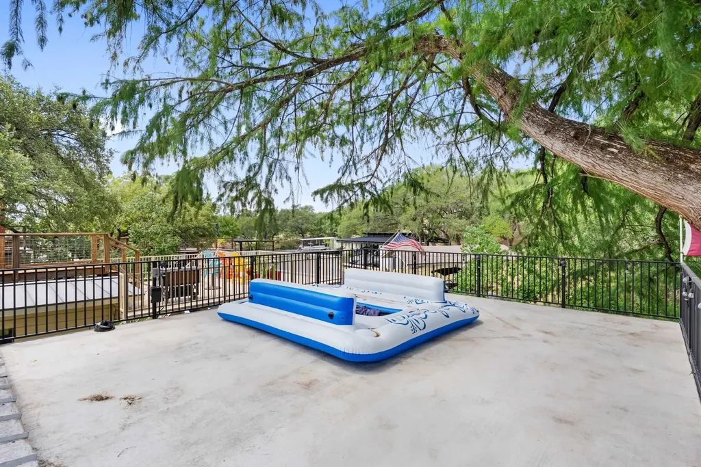 312 Mountain View Sunrise Beach TX 78643