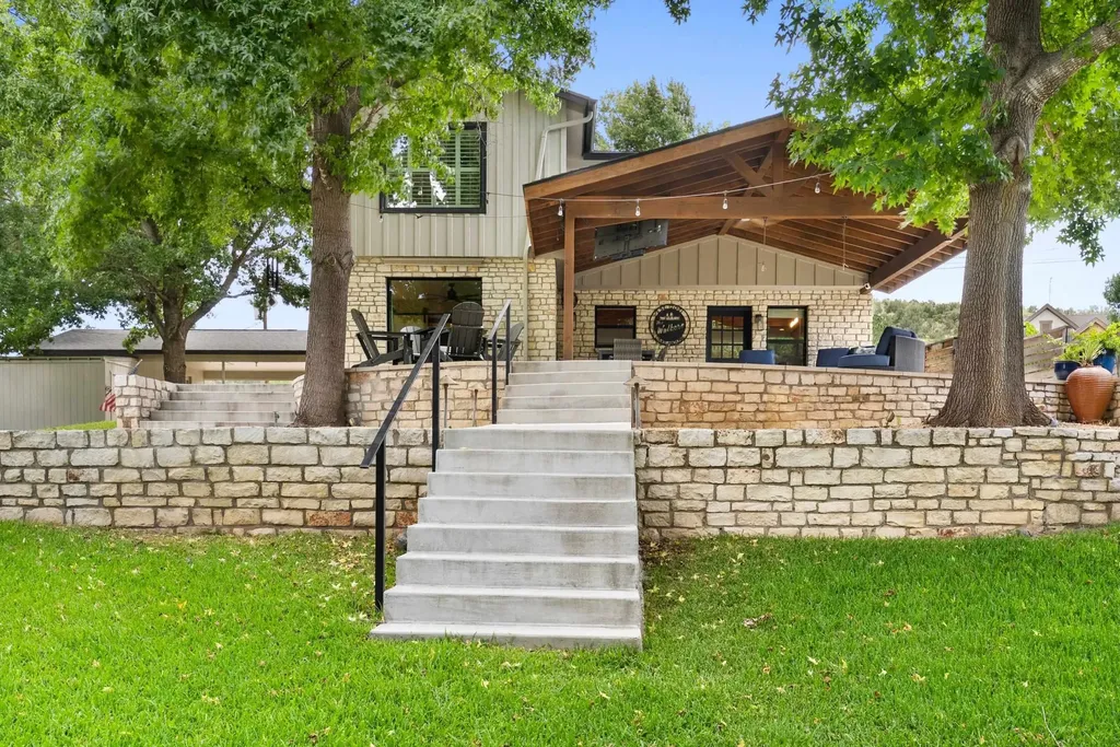 312 Mountain View Sunrise Beach TX 78643