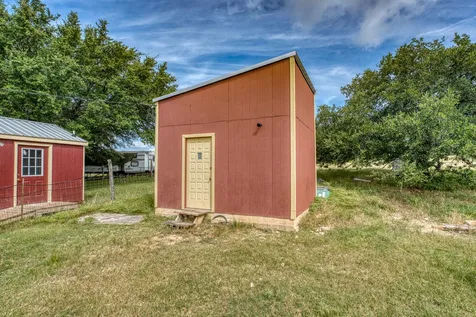 1315 Crossfire Trail Florence TX 76542