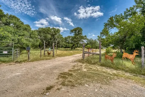 1315 Crossfire Trail Florence TX 76542