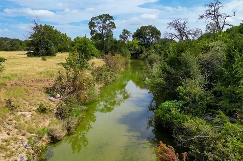 1315 Crossfire Trail Florence TX 76542