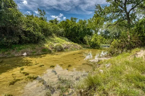 1315 Crossfire Trail Florence TX 76542