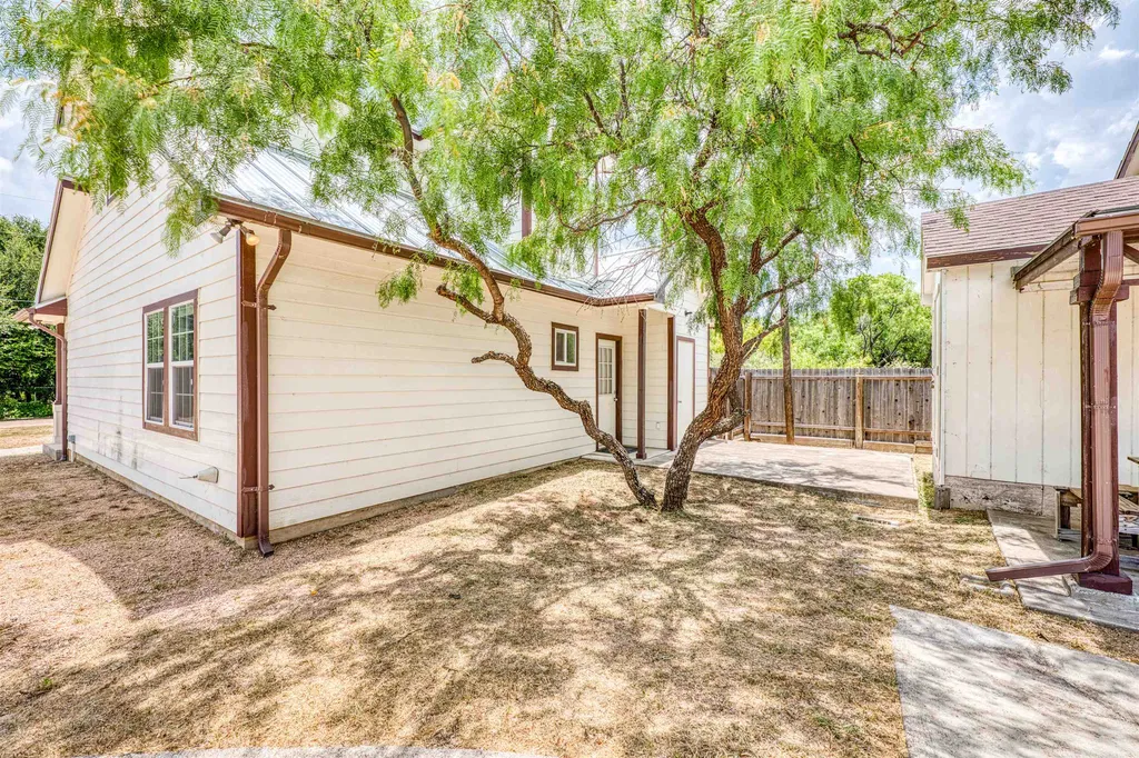 412 Granite Shoals Drive Sunrise Beach TX 78643