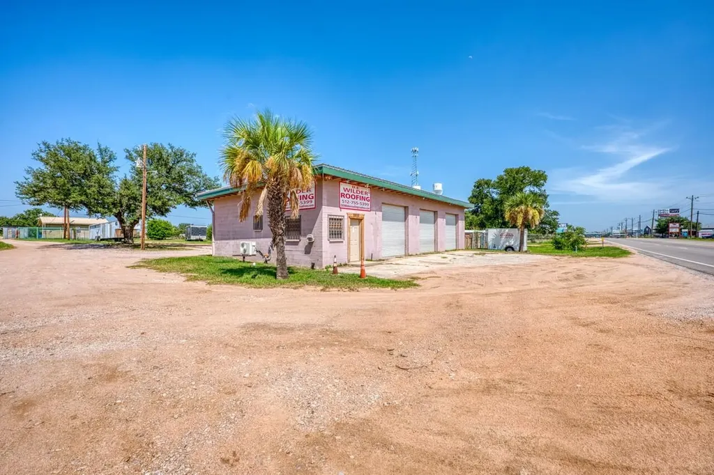 2810 W Ranch Road 1431 Kingsland TX 78639