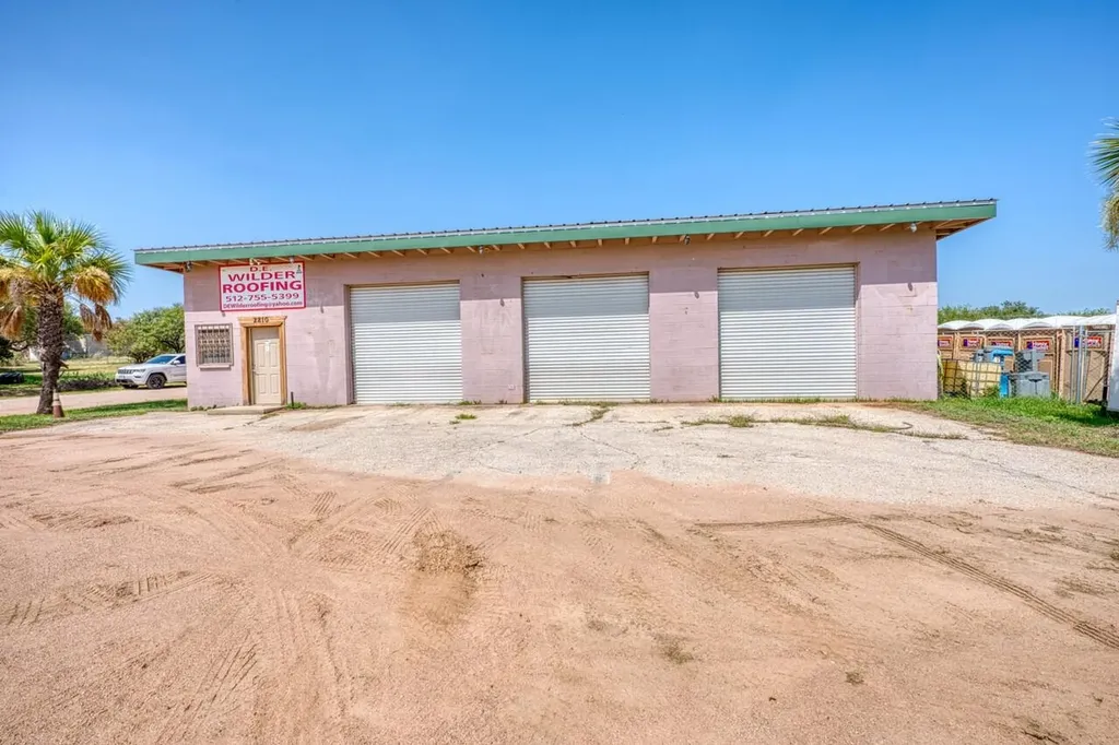 2810 W Ranch Road 1431 Kingsland TX 78639