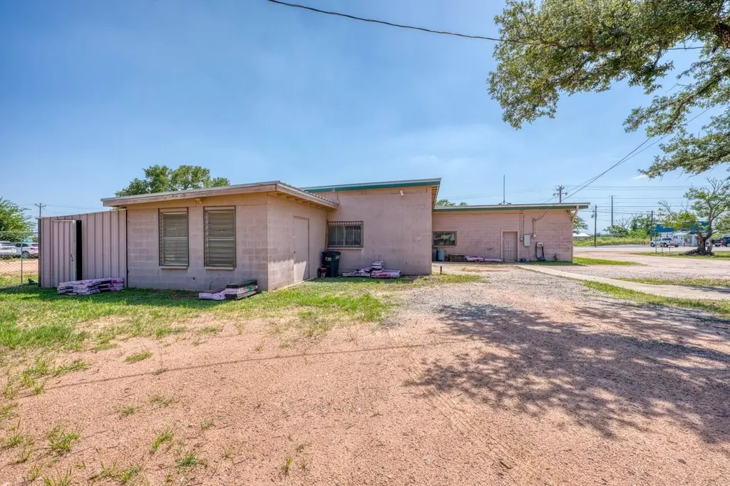 2810 W Ranch Road 1431 Kingsland TX 78639