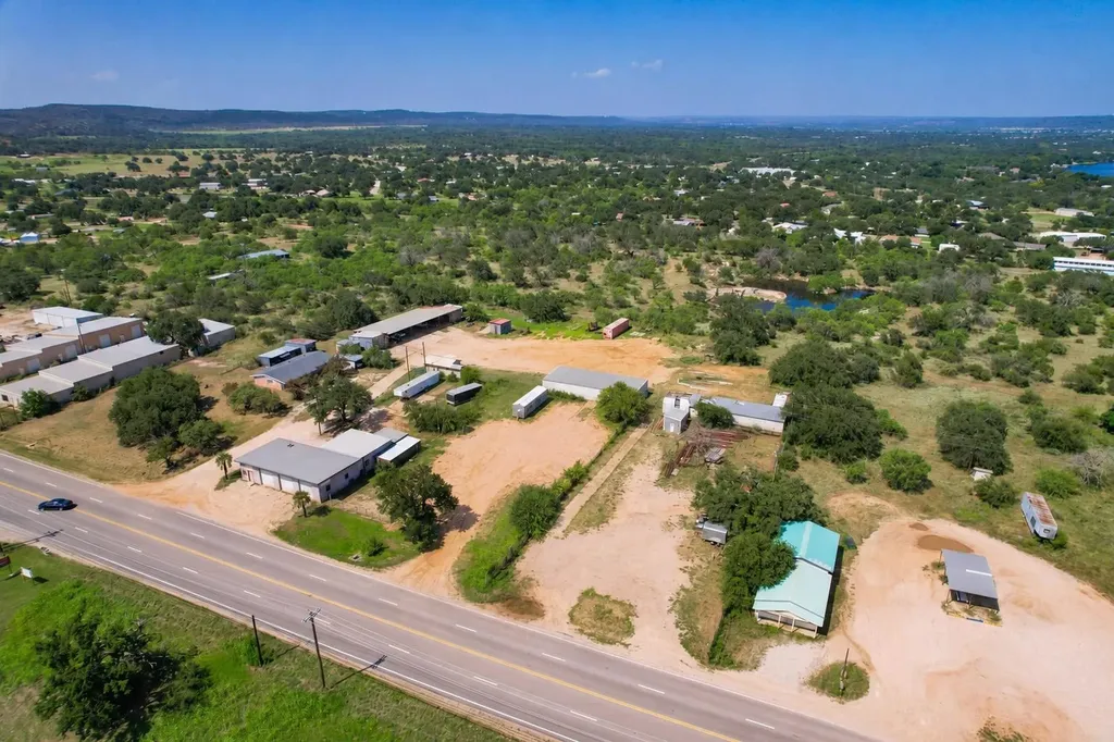 2810 W Ranch Road 1431 Kingsland TX 78639