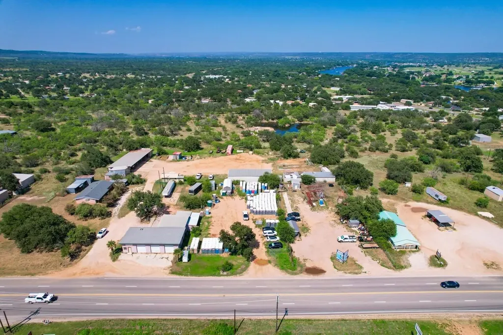 2810 W Ranch Road 1431 Kingsland TX 78639