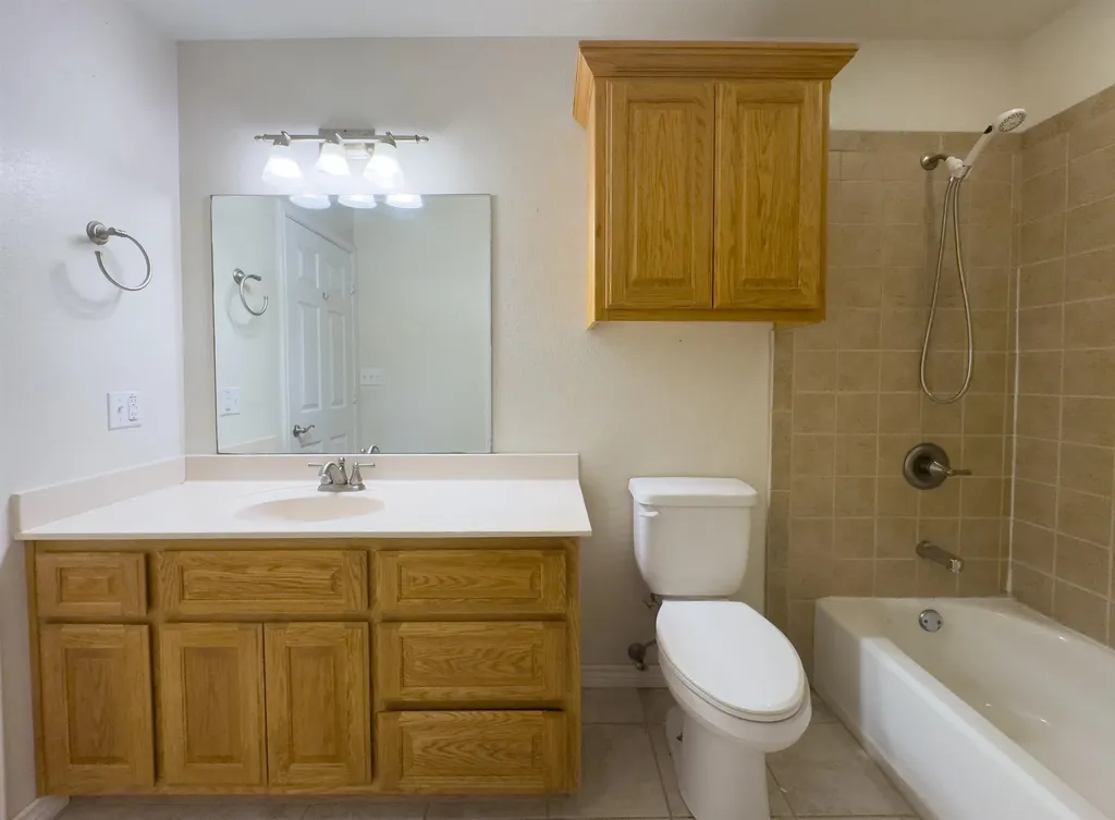 1202 E Wallace Street Llano TX 78643