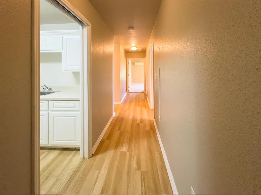 1202 E Wallace Street Llano TX 78643