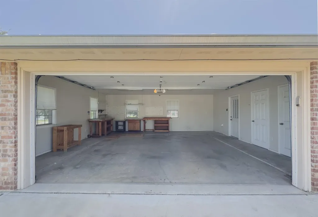 1202 E Wallace Street Llano TX 78643
