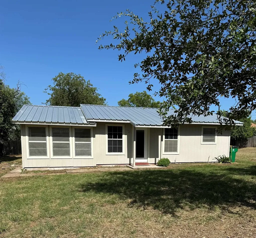 845 Aspen Cottonwood Shores TX 78657
