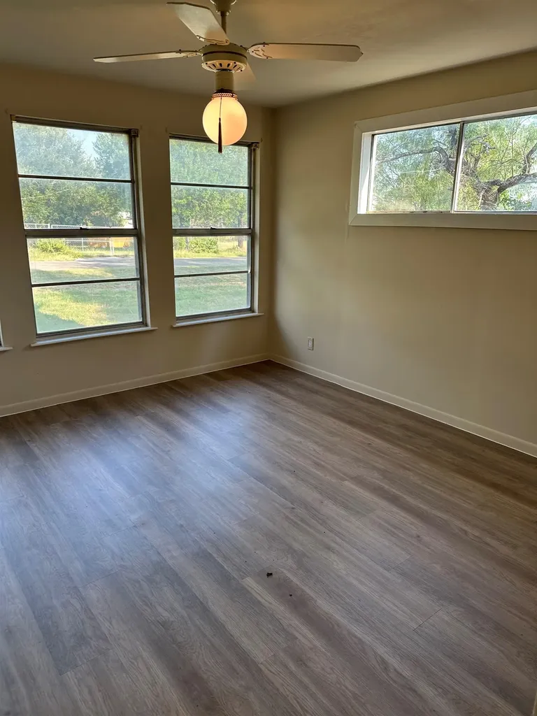 845 Aspen Cottonwood Shores TX 78657