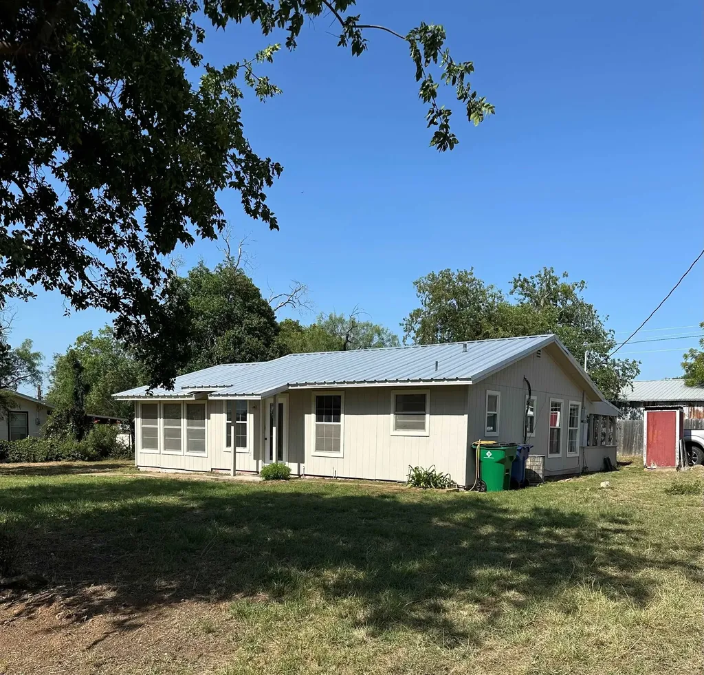 845 Aspen Cottonwood Shores TX 78657