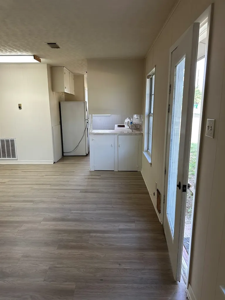 845 Aspen Cottonwood Shores TX 78657