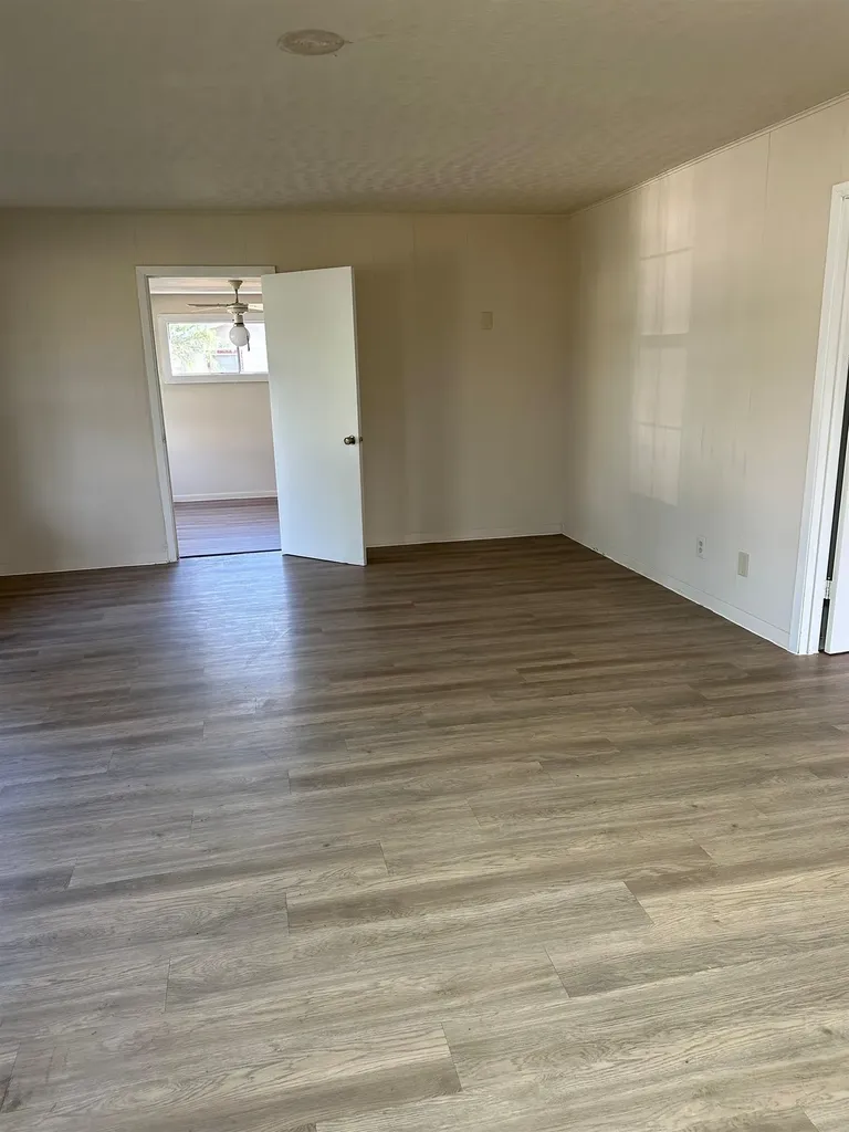 845 Aspen Cottonwood Shores TX 78657