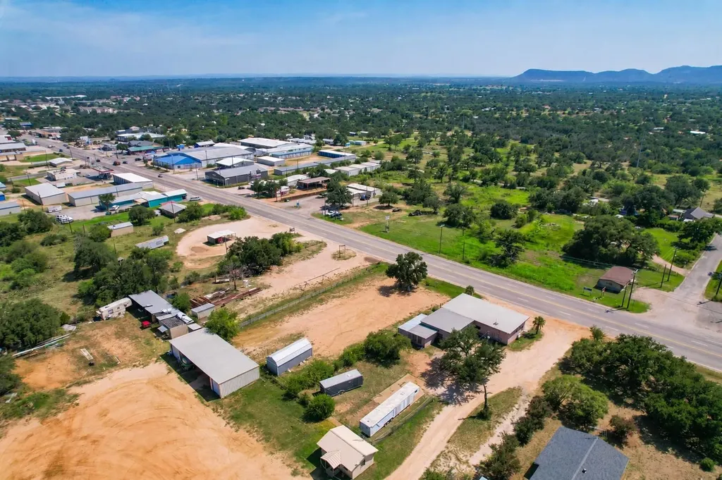 2790 W Ranch Road 1431 Kingsland TX 78639