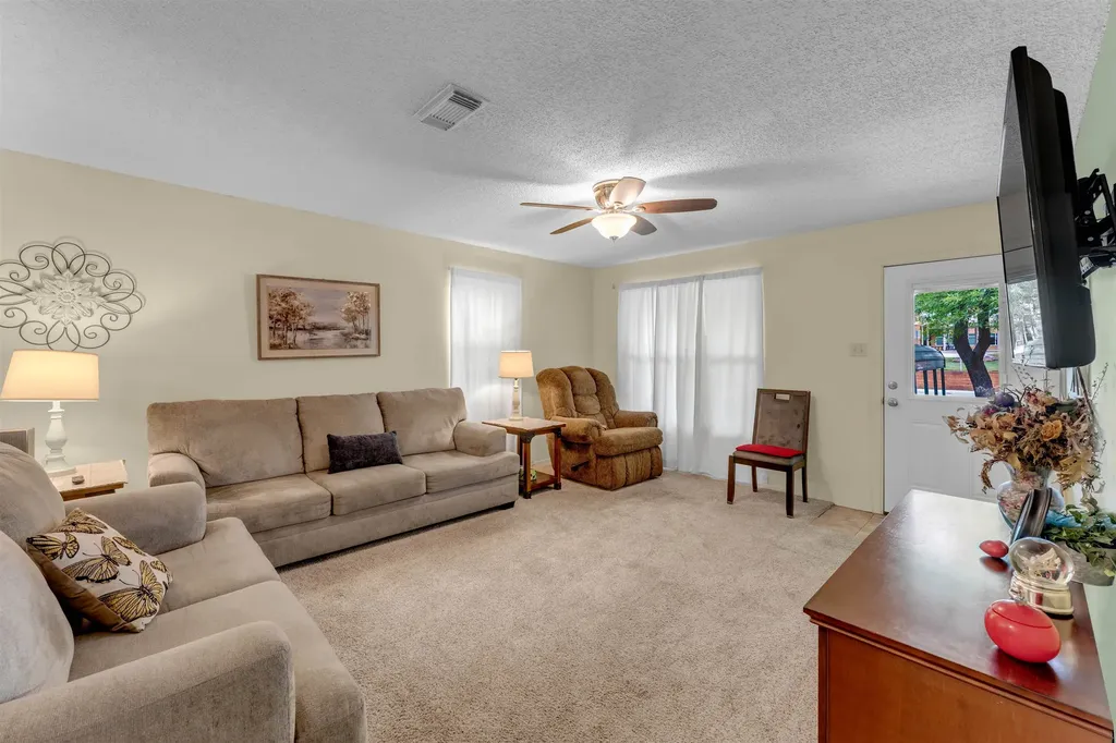 1607 Oatman Llano TX 78643