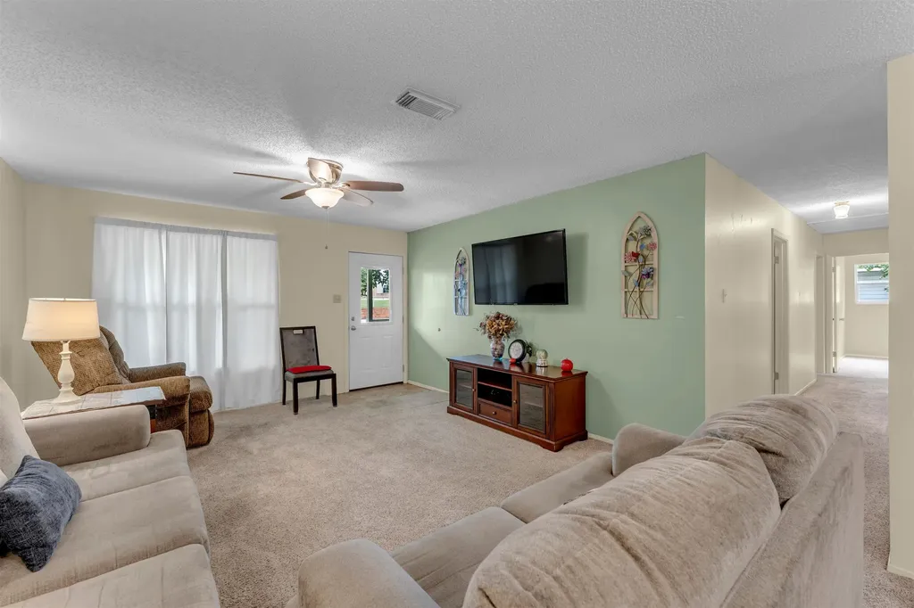 1607 Oatman Llano TX 78643
