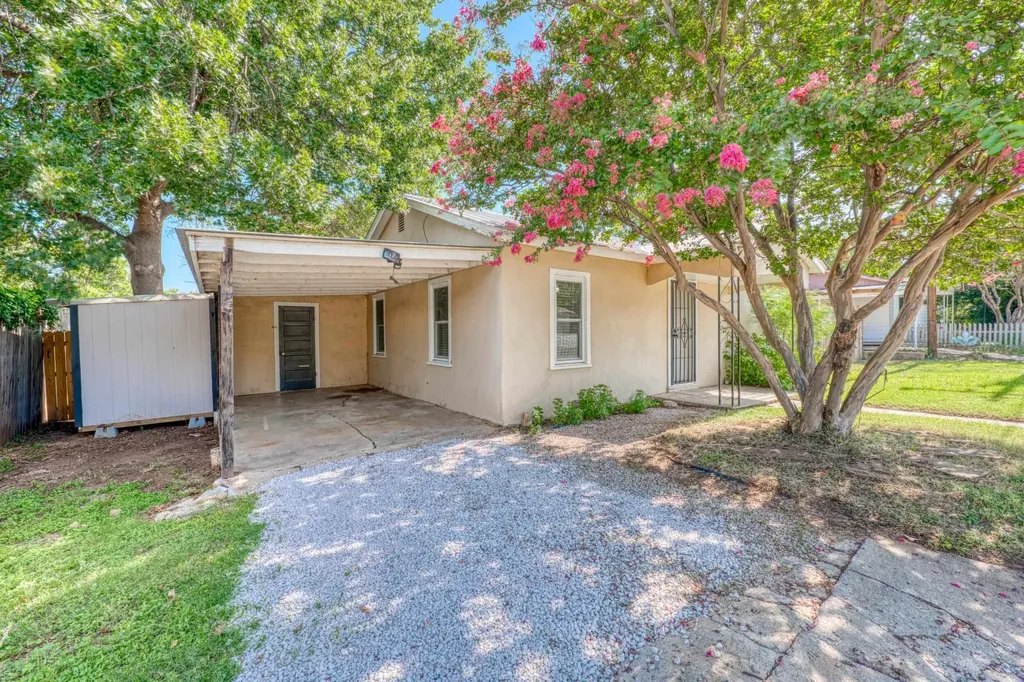 103 E Lampasas Street Llano TX 78643