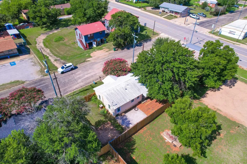 103 E Lampasas Street Llano TX 78643