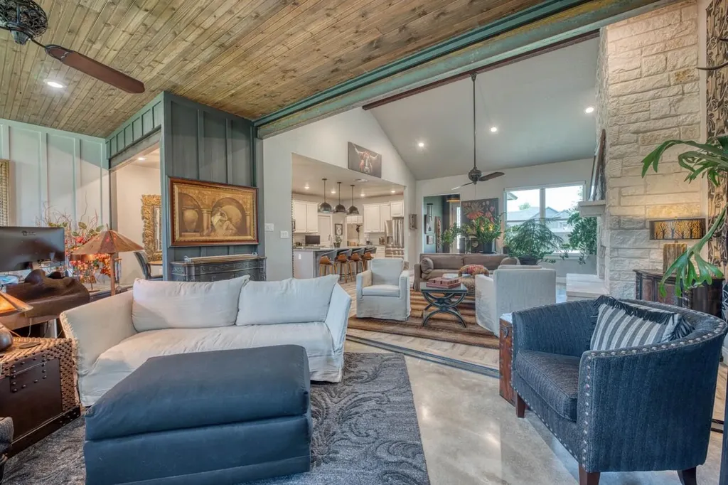 108 Lakecliff Drive Kingsland TX 78639
