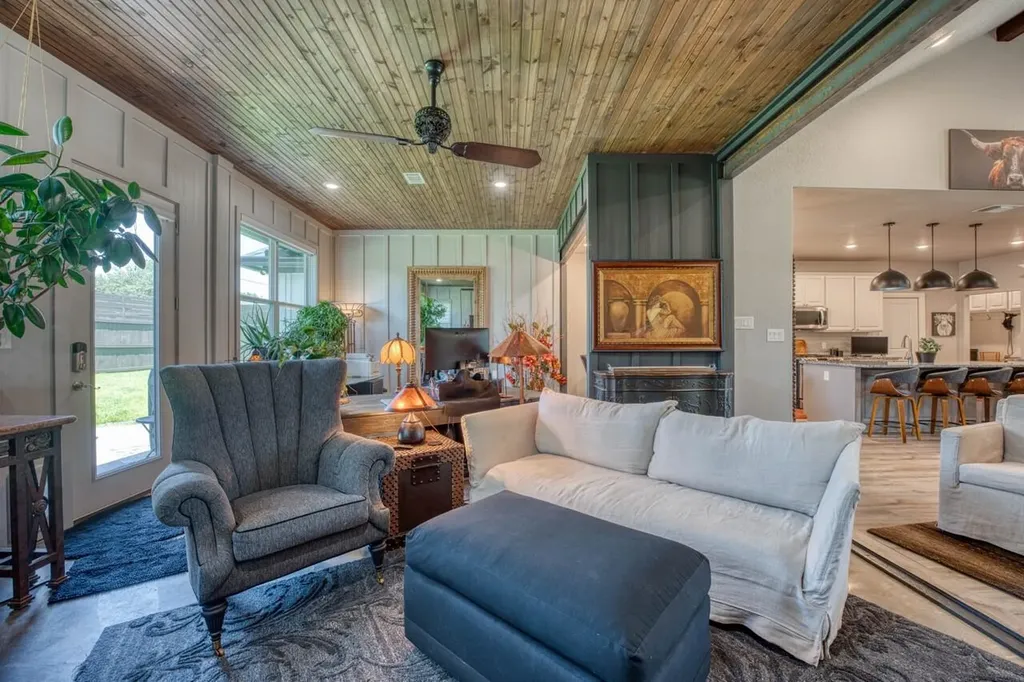108 Lakecliff Drive Kingsland TX 78639