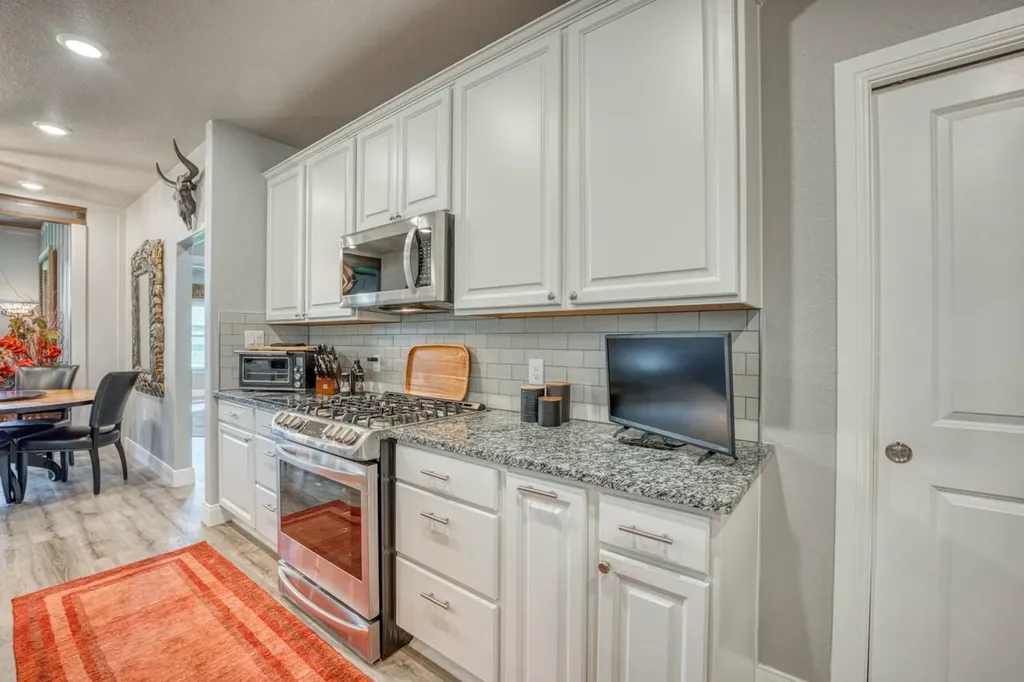 108 Lakecliff Drive Kingsland TX 78639