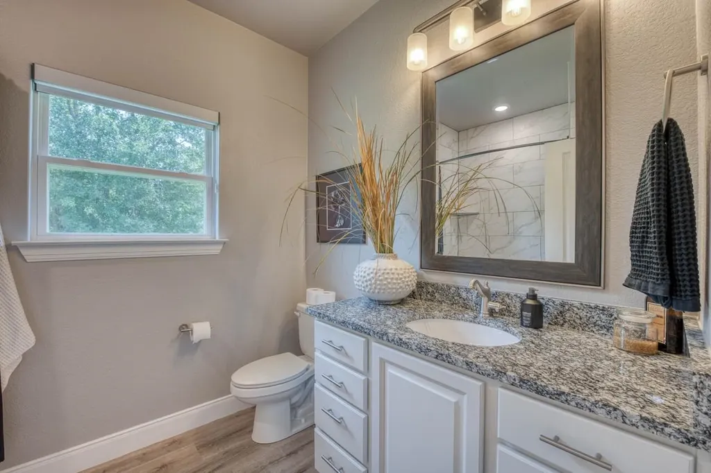 108 Lakecliff Drive Kingsland TX 78639