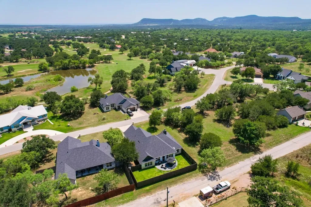 108 Lakecliff Drive Kingsland TX 78639