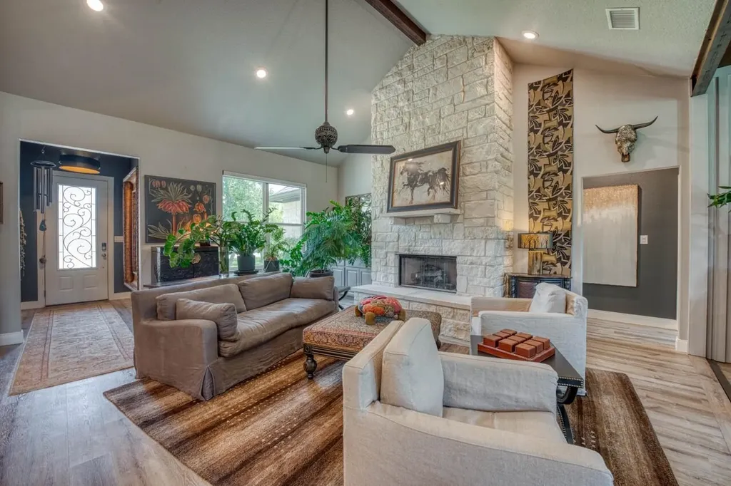 108 Lakecliff Drive Kingsland TX 78639