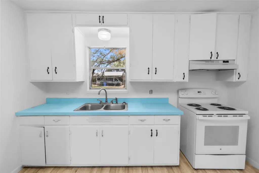 106 Beach Drive Sunrise Beach TX 78643