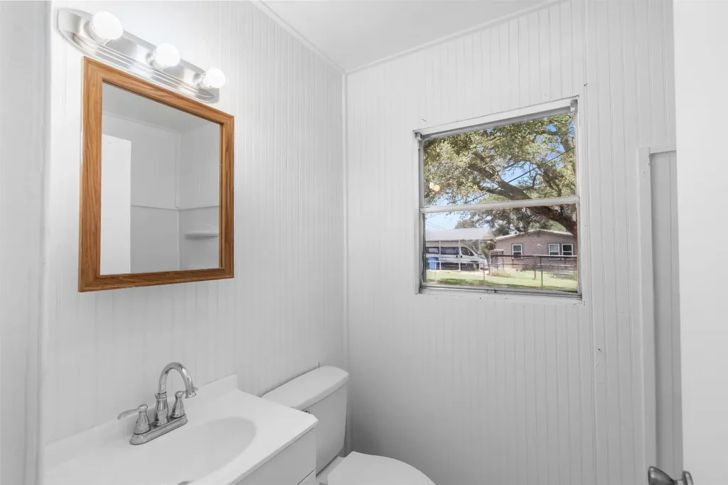 106 Beach Drive Sunrise Beach TX 78643