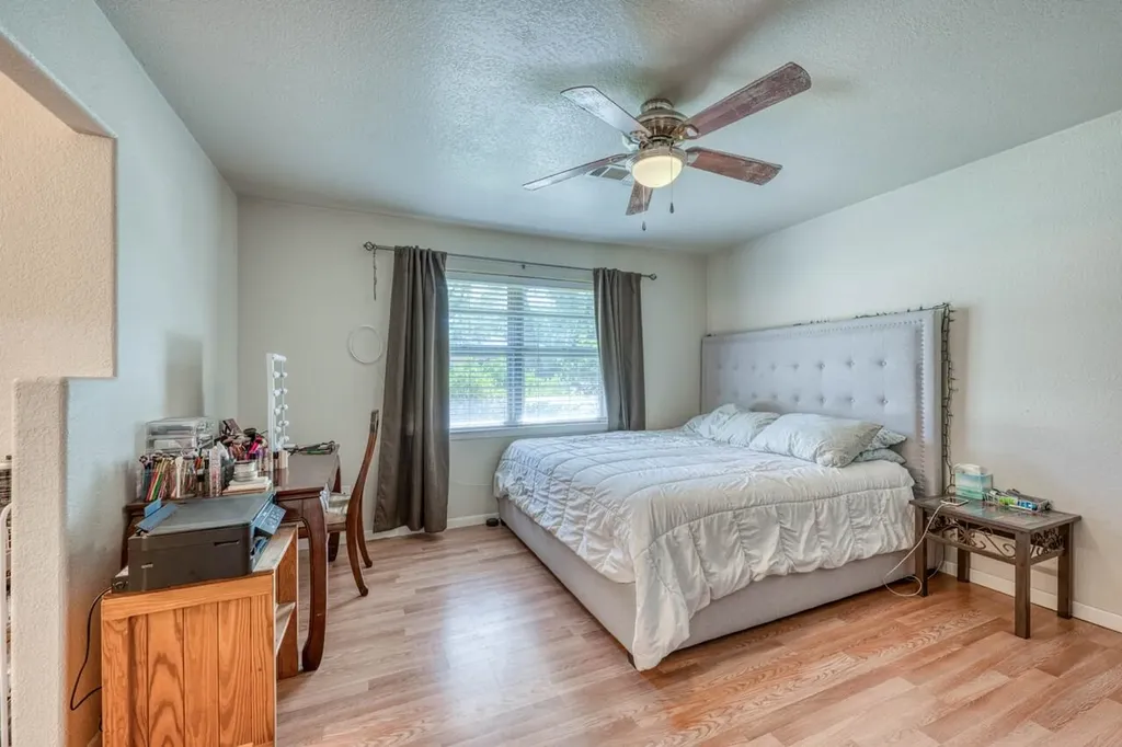 1928 Ridgeview Kingsland TX 78639