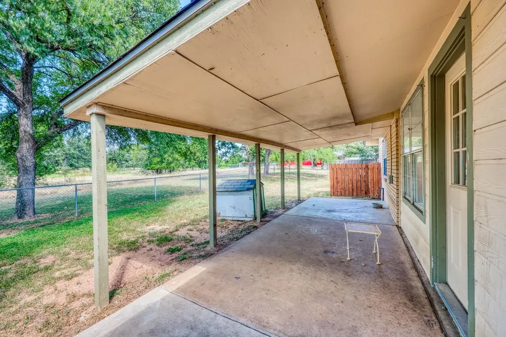 1928 Ridgeview Kingsland TX 78639