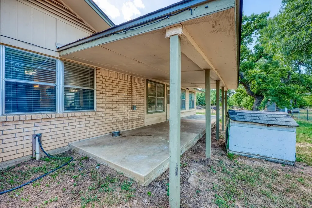 1928 Ridgeview Kingsland TX 78639
