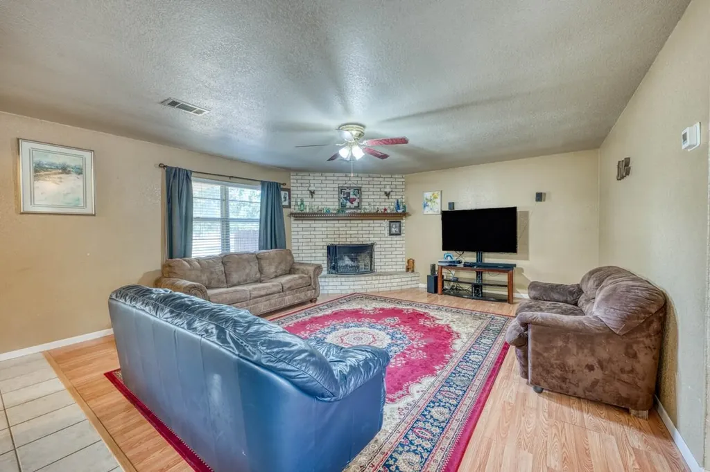 1928 Ridgeview Kingsland TX 78639