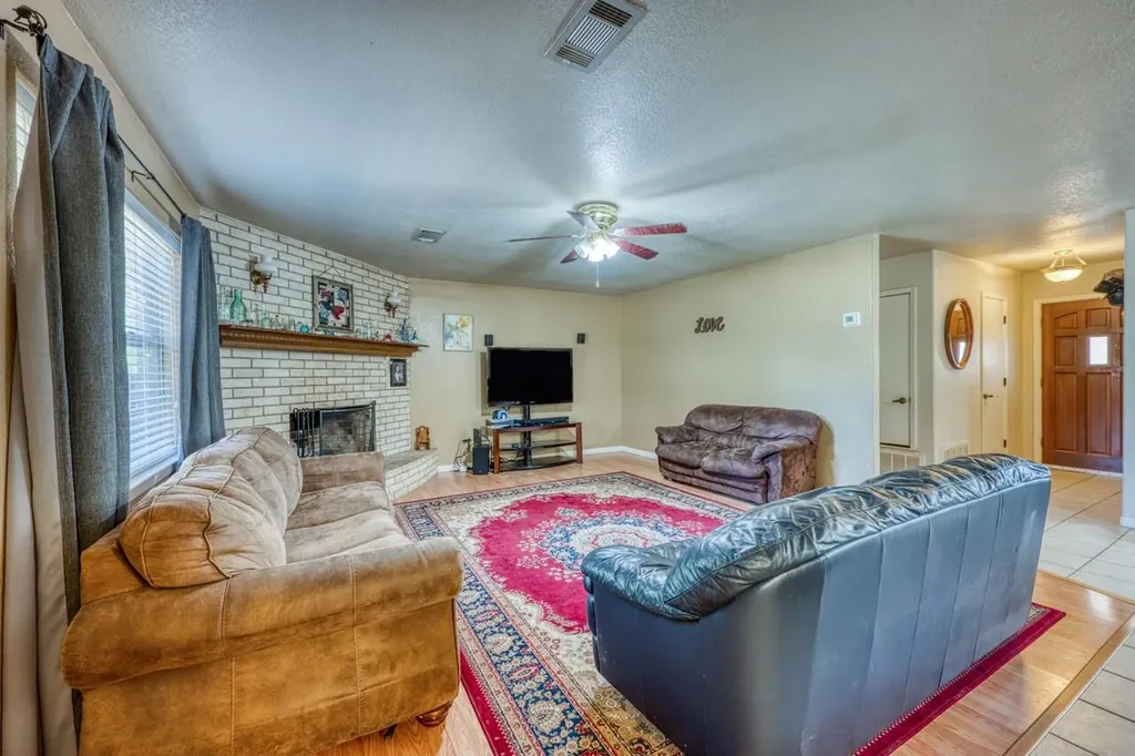 1928 Ridgeview Kingsland TX 78639