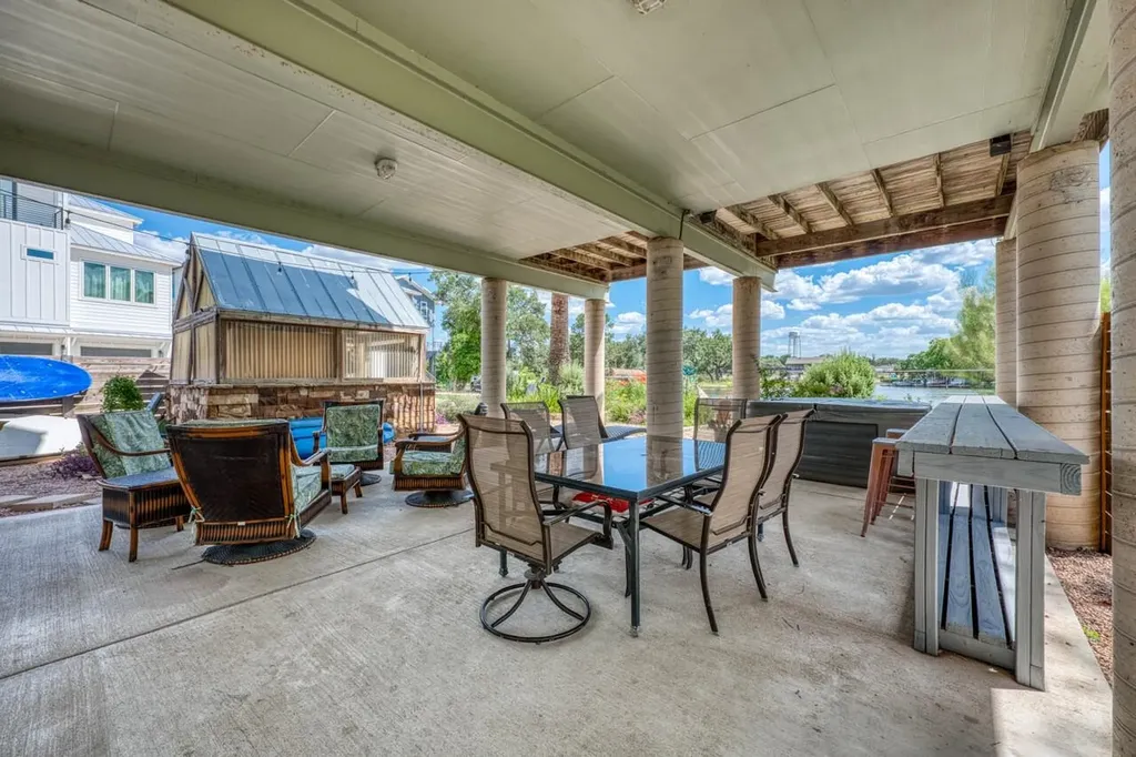 1605 Glen Cove Drive Kingsland TX 78639