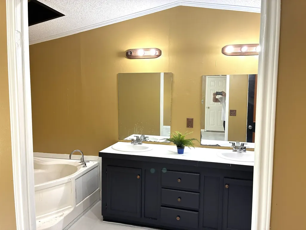2205 5th Street Horseshoe Bay TX 78657