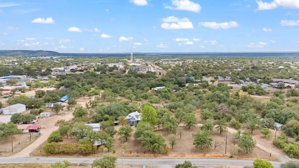 2403 Maple Lane Kingsland TX 78639