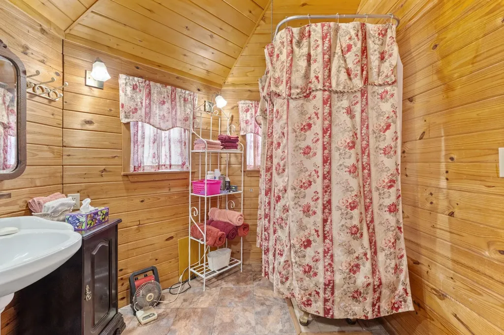 2403 Maple Lane Kingsland TX 78639
