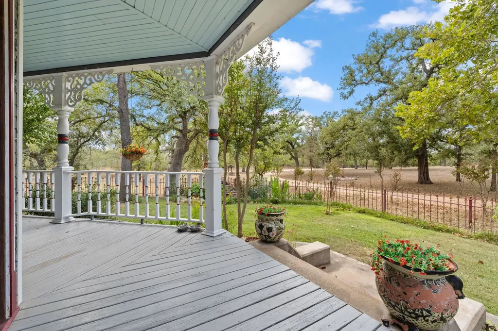 2403 Maple Lane Kingsland TX 78639